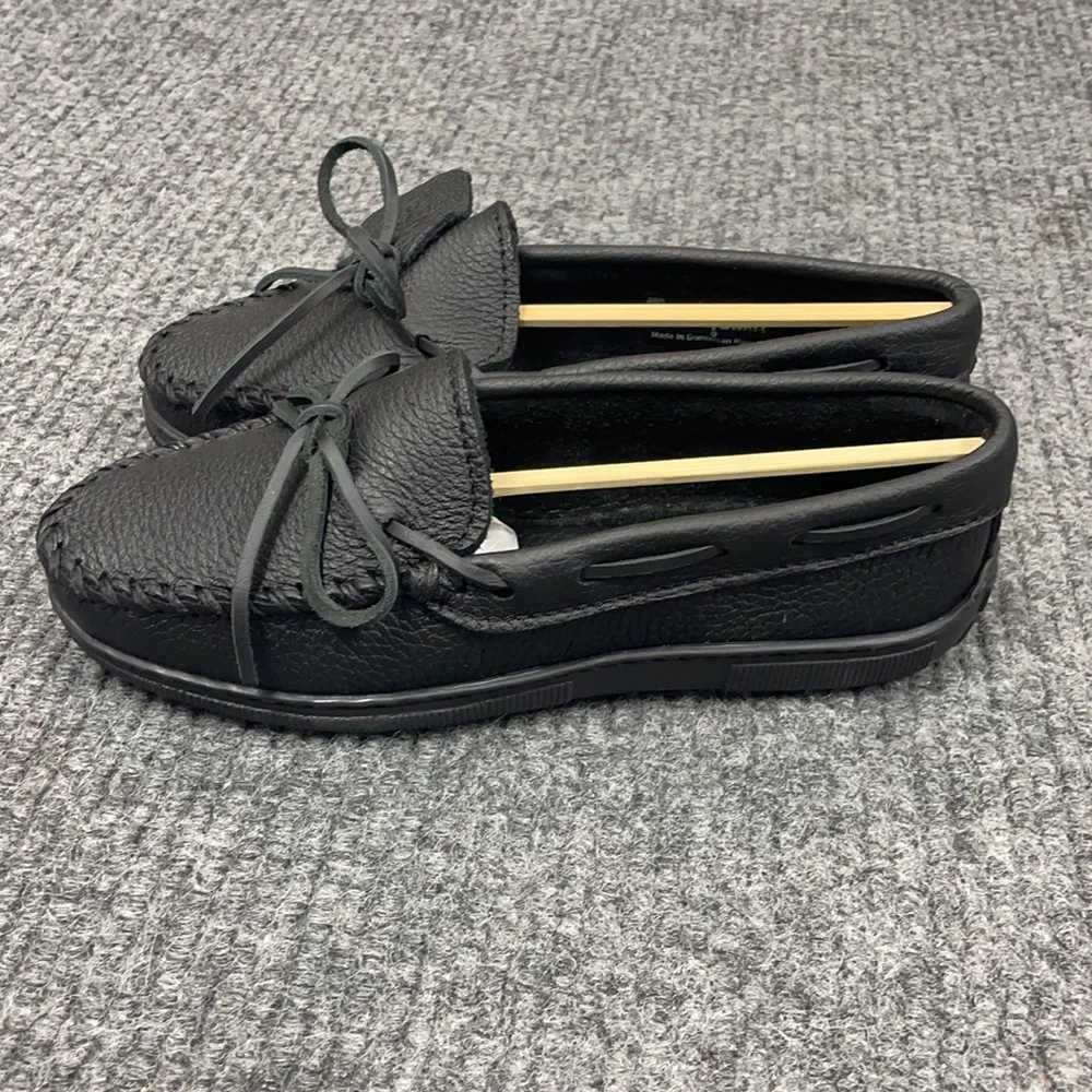 Minnetonka Women’s Moosehide Classic Moccasins (2926) - Picture 2 of 7